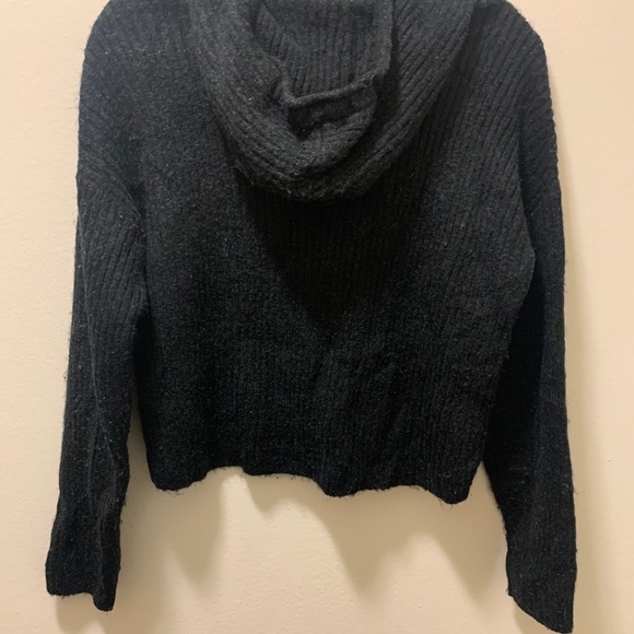 Hooded Cropped Sweater - Picture 2 of 3